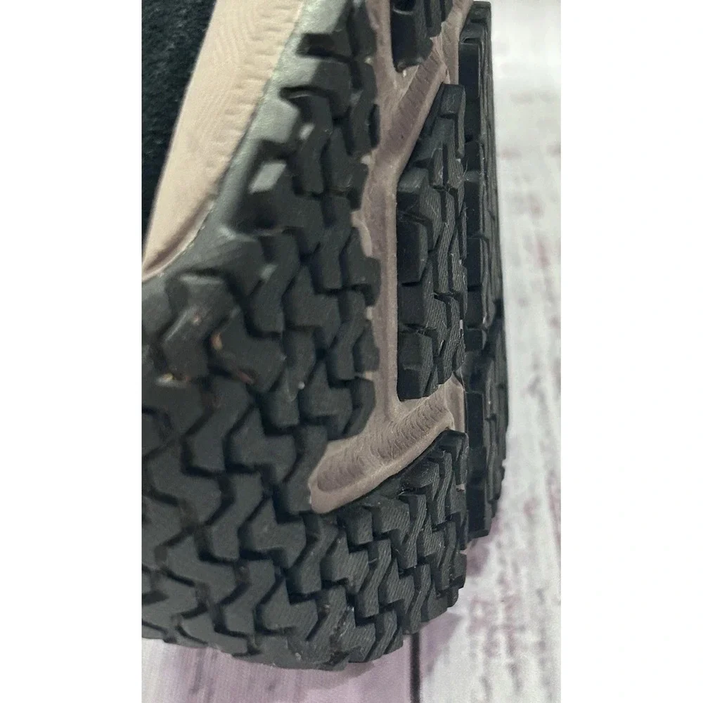 he North Face Mens 12 Vibram Trail Hiking Shoes Beige Black Outdoor Low